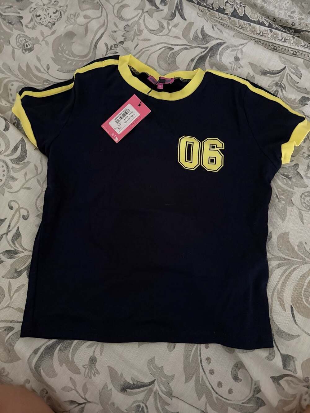 Edikted Kassidy Contrast T-Shirt Number 06 Navy Yellow Medium New with Tags